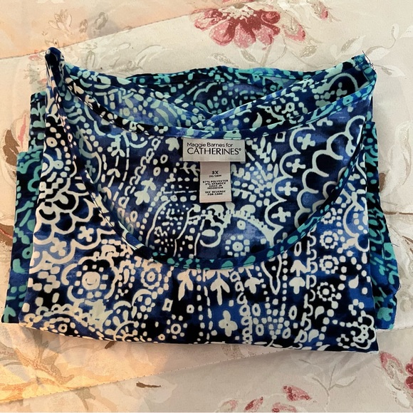 “Maggie Barnes” Short Sleeve Blouse - Picture 12 of 13